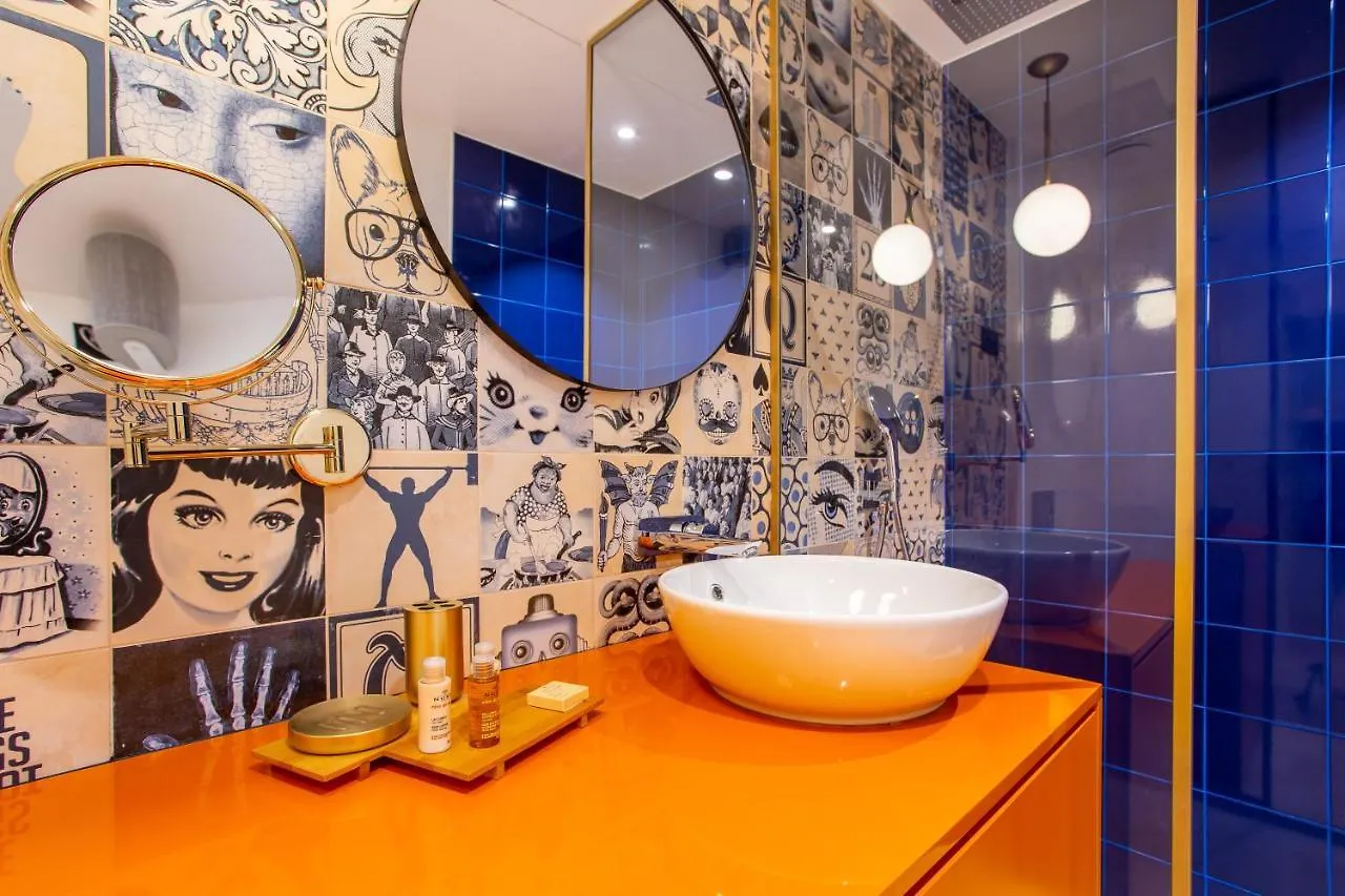 Cmg - Place Des Vosges Paris